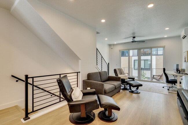 Building Photo - 4164 S Sugaree Ln Unit SI FL1-ID1586969P
