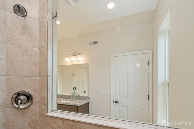 Photo - 103 Vaughn Dr