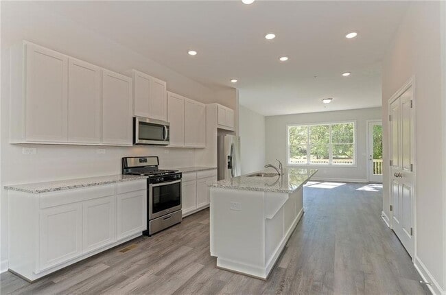 Photo - 2786 Woodland Terrace