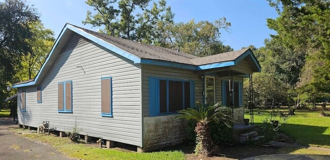 Photo - 2235 Johnson St