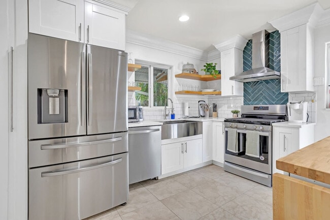 Photo - 571 Lee Dr Unit ID1234543P