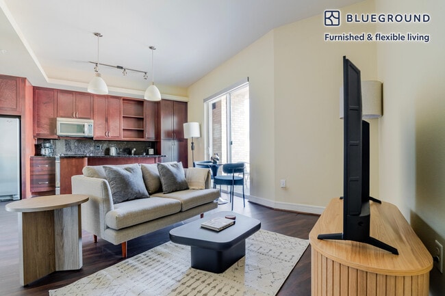 Building Photo - 214 Barton Springs Rd Unit FL9-ID337