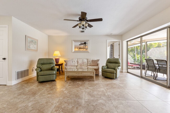 Photo - 427 Bellini Cir Unit SI FL1-ID1590857P