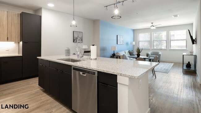 Photo - 502 E College St Unit 313