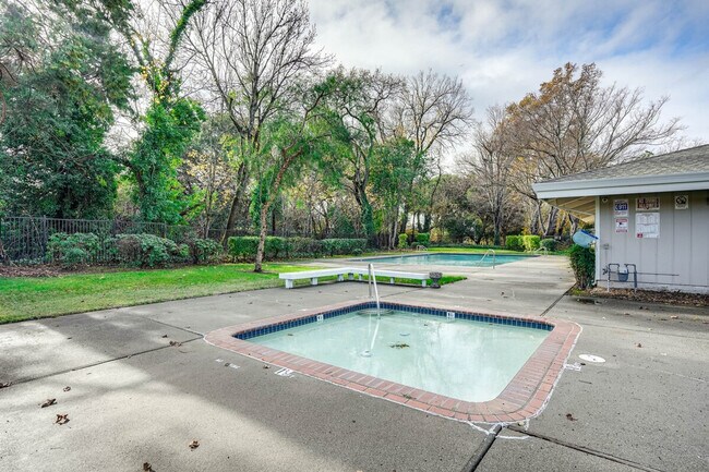 Photo - 46 Belvedere Ct Unit SI ID1305147P