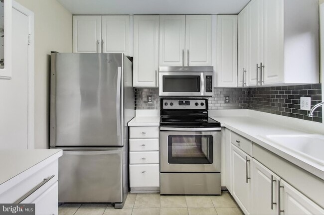 Photo - 9040 Centerway Rd