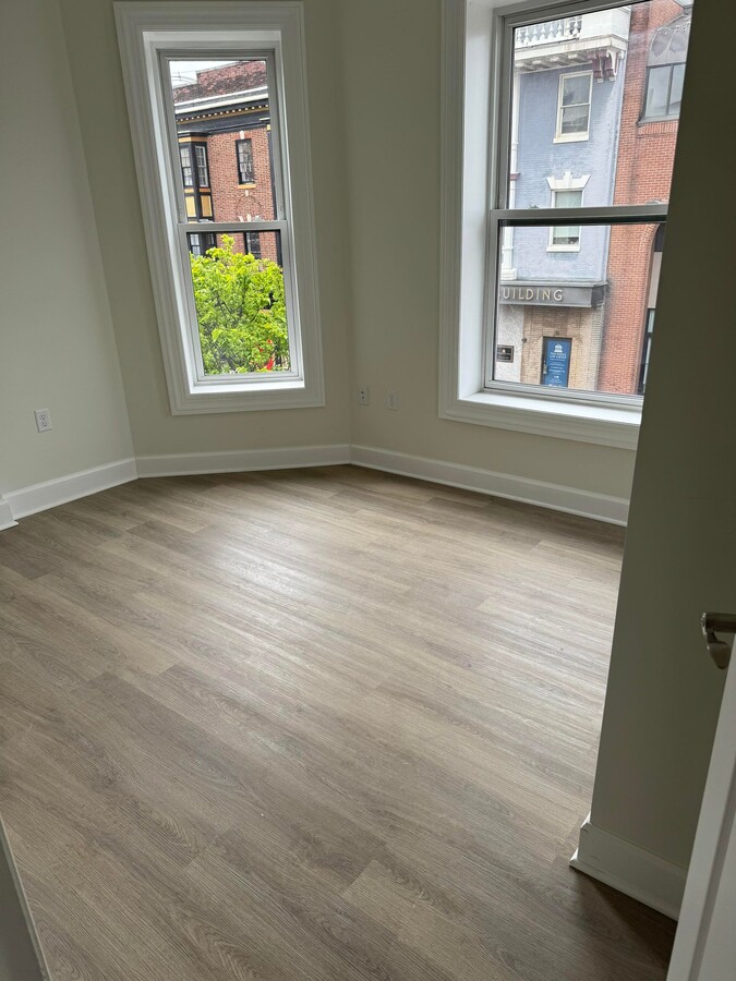 222 W Franklin St - 222 W Franklin St