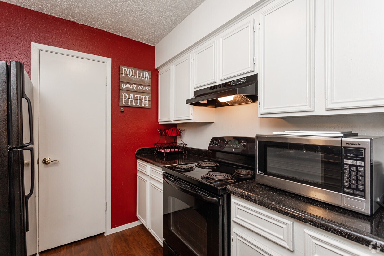 Floor Plan - 3 Bedroom 2 Bathroom Furnished