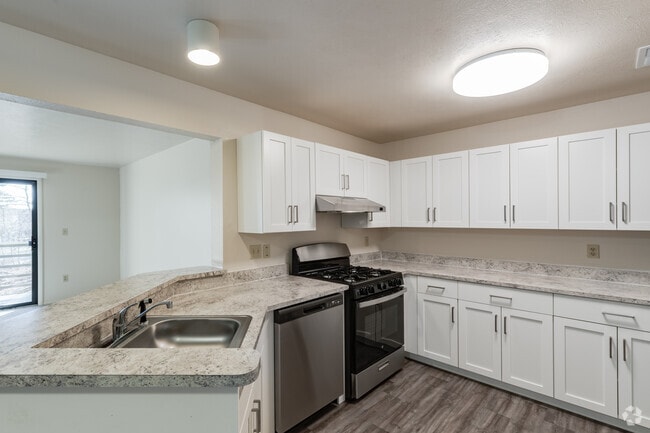 Photo - Emerald Park Apartments