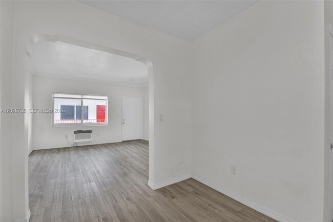 Photo - 1135 Euclid Ave Unit 202