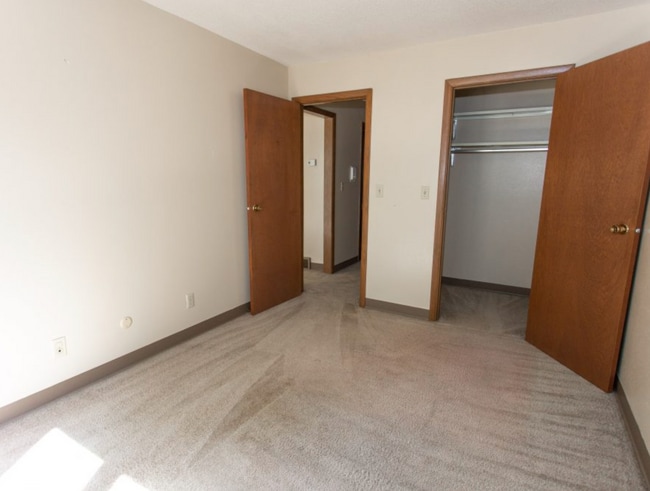 Photo - Parkway Apartments