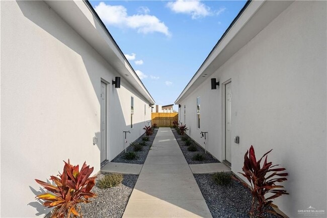 Photo - 404 N Onyx Ave Unit 3