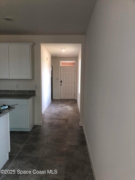 Photo - 857 Old Country Rd S E