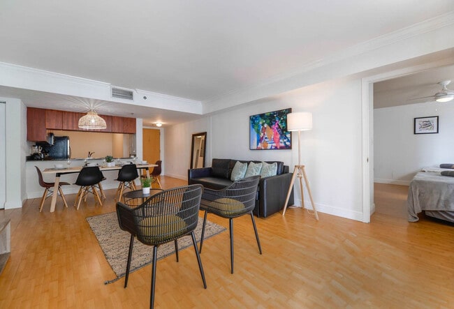 Photo - 1 SE 12th St Unit SI FL16-ID1022188P