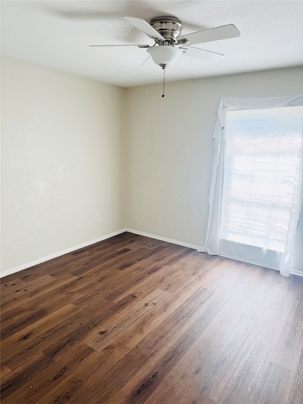 Photo - 825 Denmark Dr