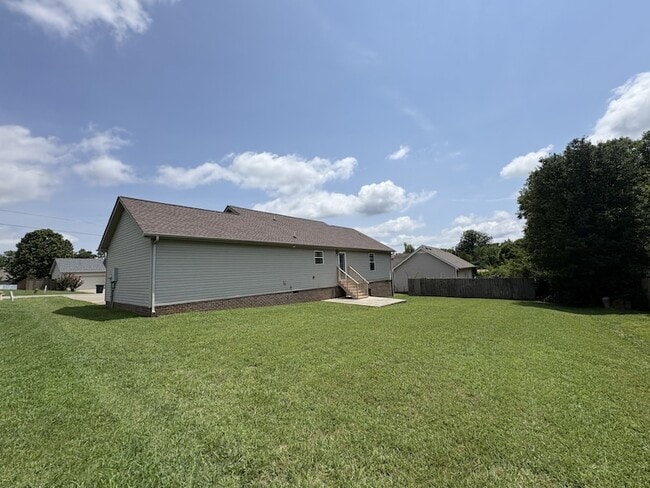 Photo - 1009 Halverson Dr