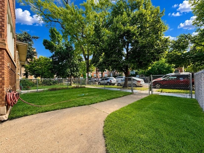 Photo - 5536 N Spaulding Ave