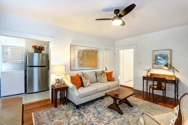 Photo - 306 E Victory Dr Unit ID1369213P