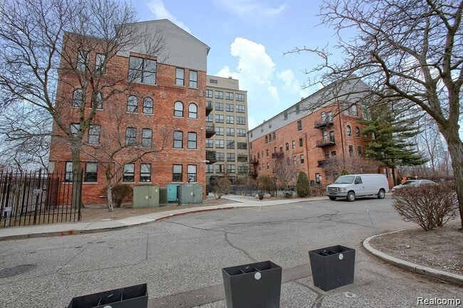 Photo - 6533 E Jefferson Ave Unit 421