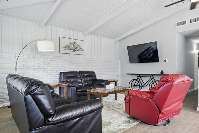 Photo - 743 Greenhaven Dr Unit ID1239619P