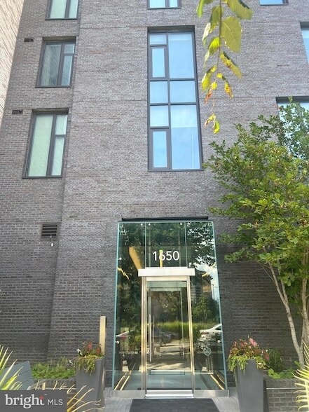 Building Photo - 1650 Silver Hill Dr Unit 1608