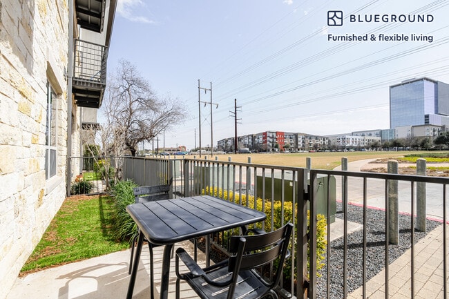 Photo - 3001 Esperanza Crossing Unit FL0-ID302