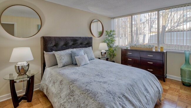 Building Photo - Heritage Park Apartments