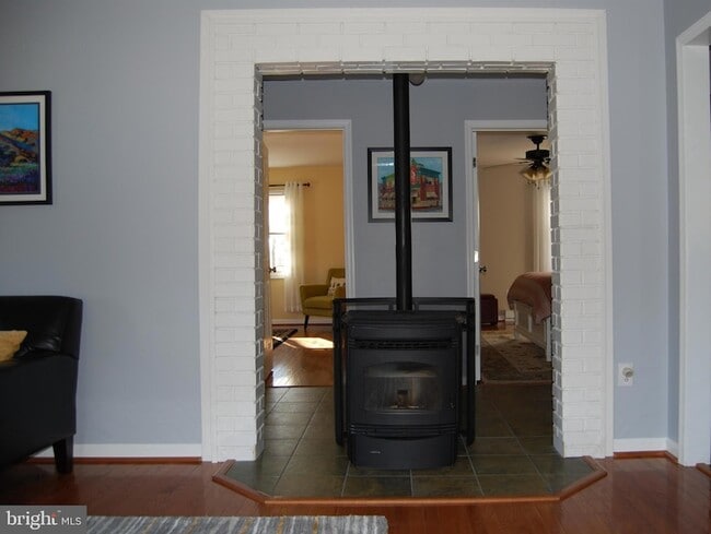 Photo - 6860 Engle Molers Rd