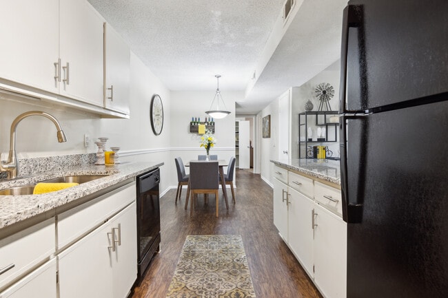 Photo - Springtree Apartments