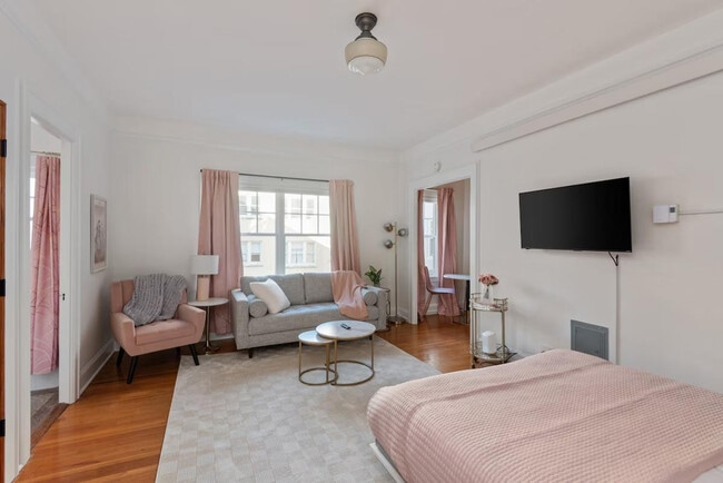 Building Photo - 2015 NW Flanders St Unit SI ID1471540P