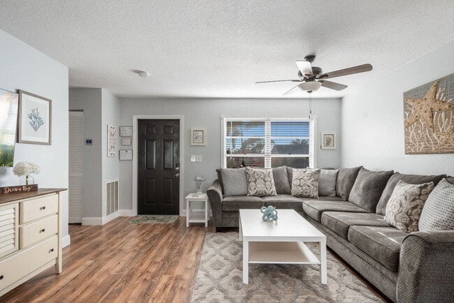 Photo - 1901 72nd St W Unit ID1284300P