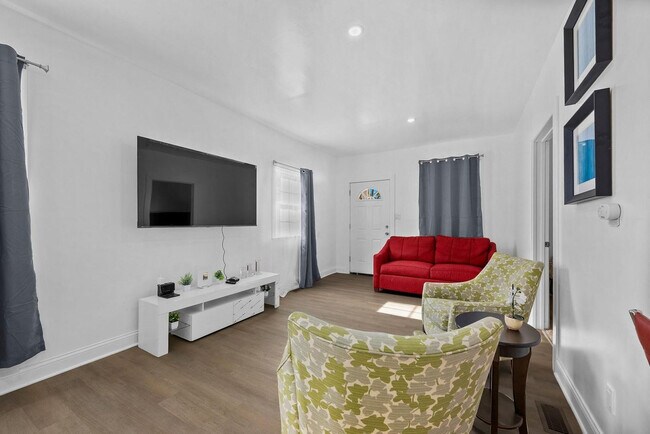 Photo - 4878 Tarnow St Unit ID1337412P