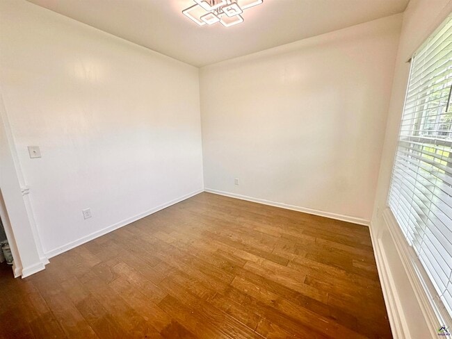 Photo - 209 Adirondac Way