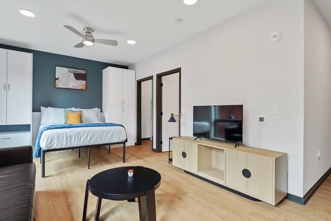 Photo - 423 E Michigan St Unit ID1026464P