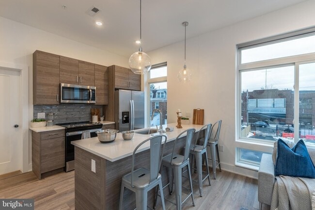 Photo - 5545 Pulaski Ave Unit 410