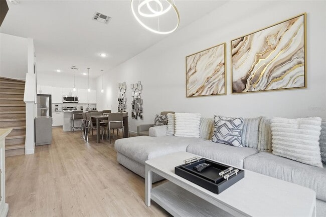 Photo - 285 Famagusta Dr
