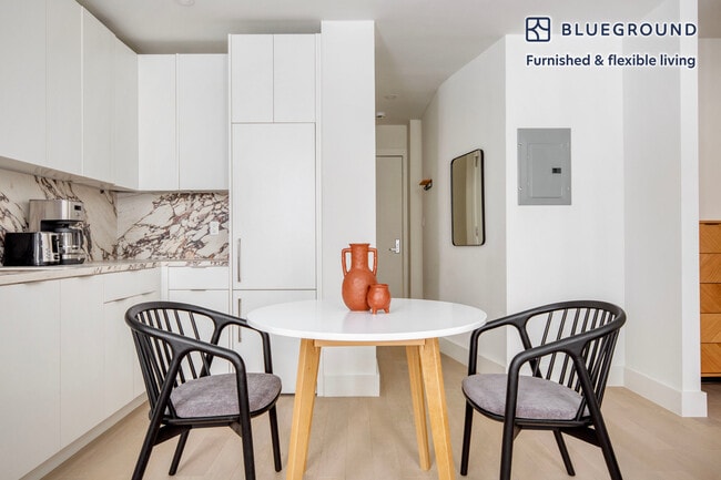 Photo - 300 W 21st St Unit FL2-ID1448