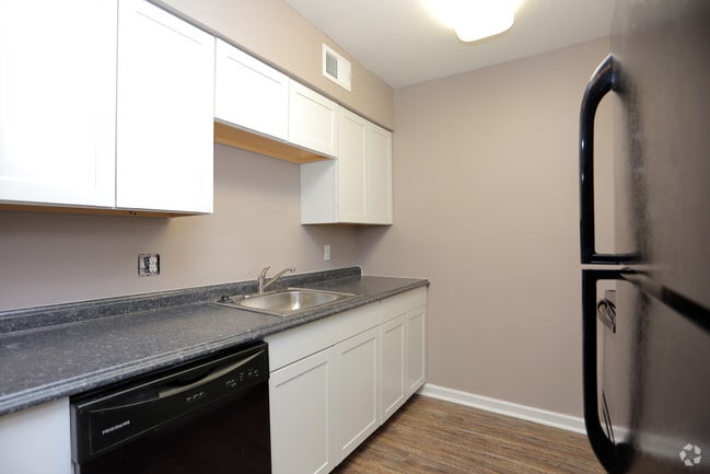 1BR - Kitchen - 21Penn