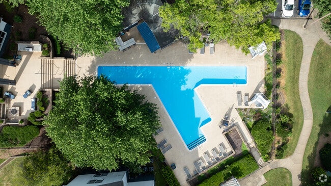 Pool - Sailpointe at Lake Norman