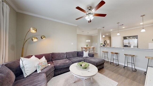 Photo - 2137 Big River St