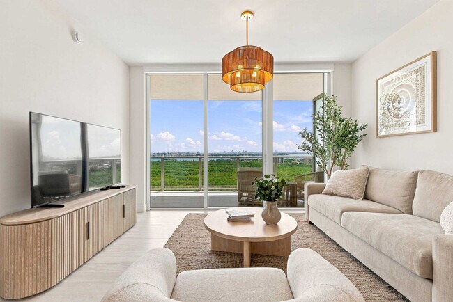 Photo - 2411 Laguna Cir Unit SI FL17-ID1625717P
