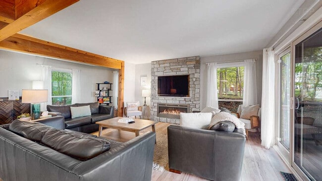 Building Photo - 1162 Edgewater Terrace Unit SI ID1583704P