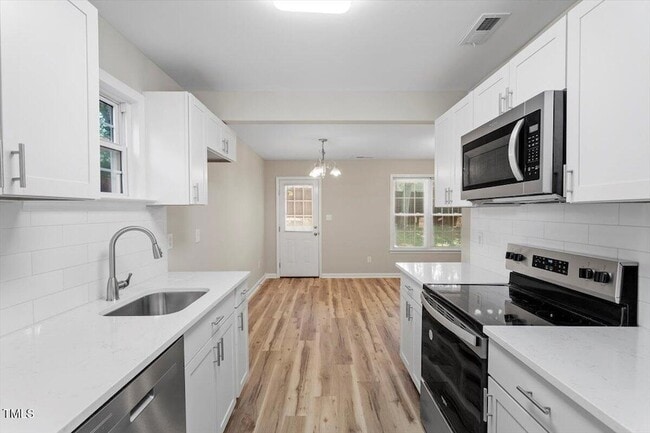 Photo - 1611 Poole Rd