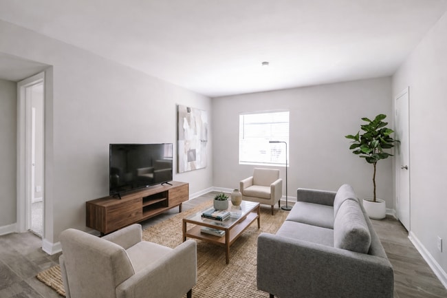 Photo - Live Connected. Live Collier.