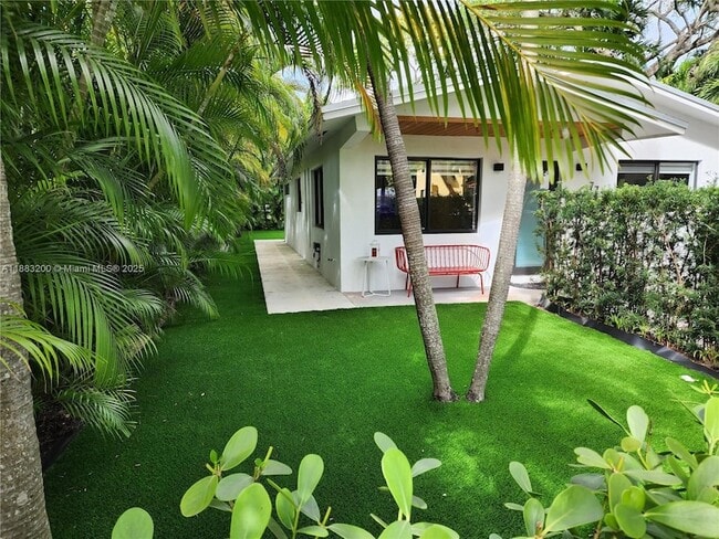 Building Photo - 77 NE 43rd St