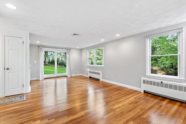 Photo - 23 Columbus St