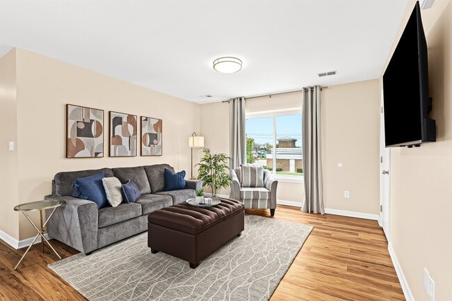 Building Photo - 18369 Sharon Ln Unit ID1032363P