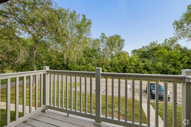 The Legacy - 2BR, 1BA - 972SF - Balcony - Bridgewood Apartments