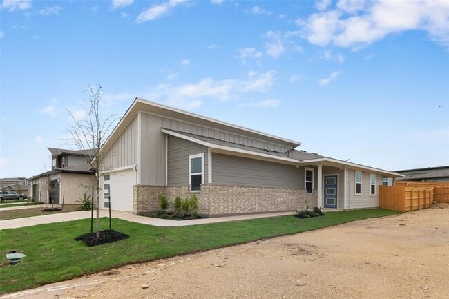 Building Photo - 220 Deserti Rd