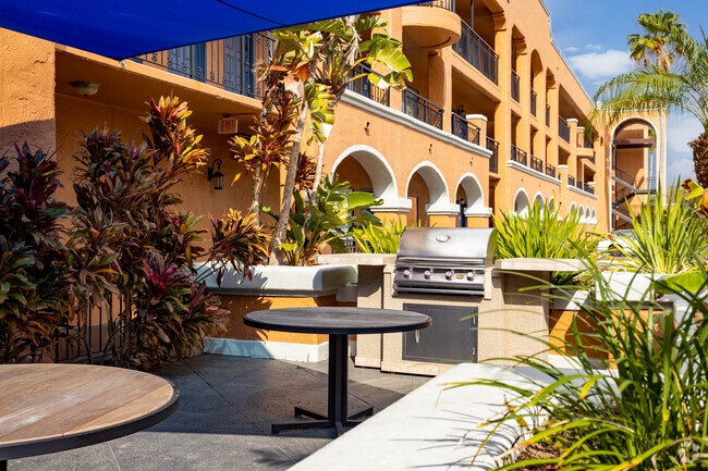 Covered Grill Area - Vivo Living Kissimmee